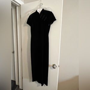 Black velvet cocktail dress, size 4.  Like new.